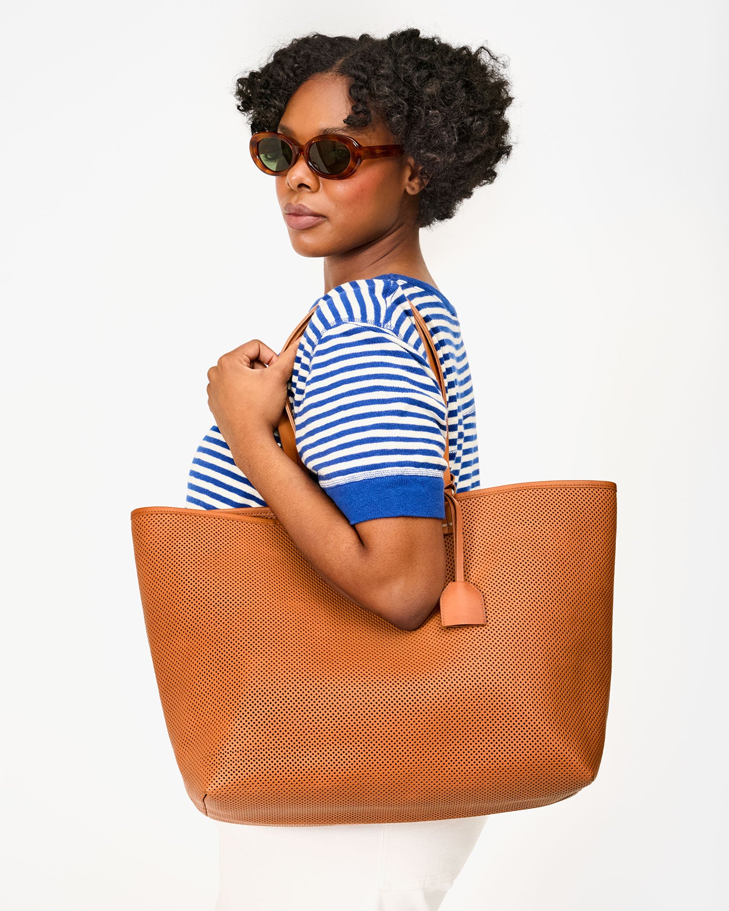 Volie Tote on Candice shoulder